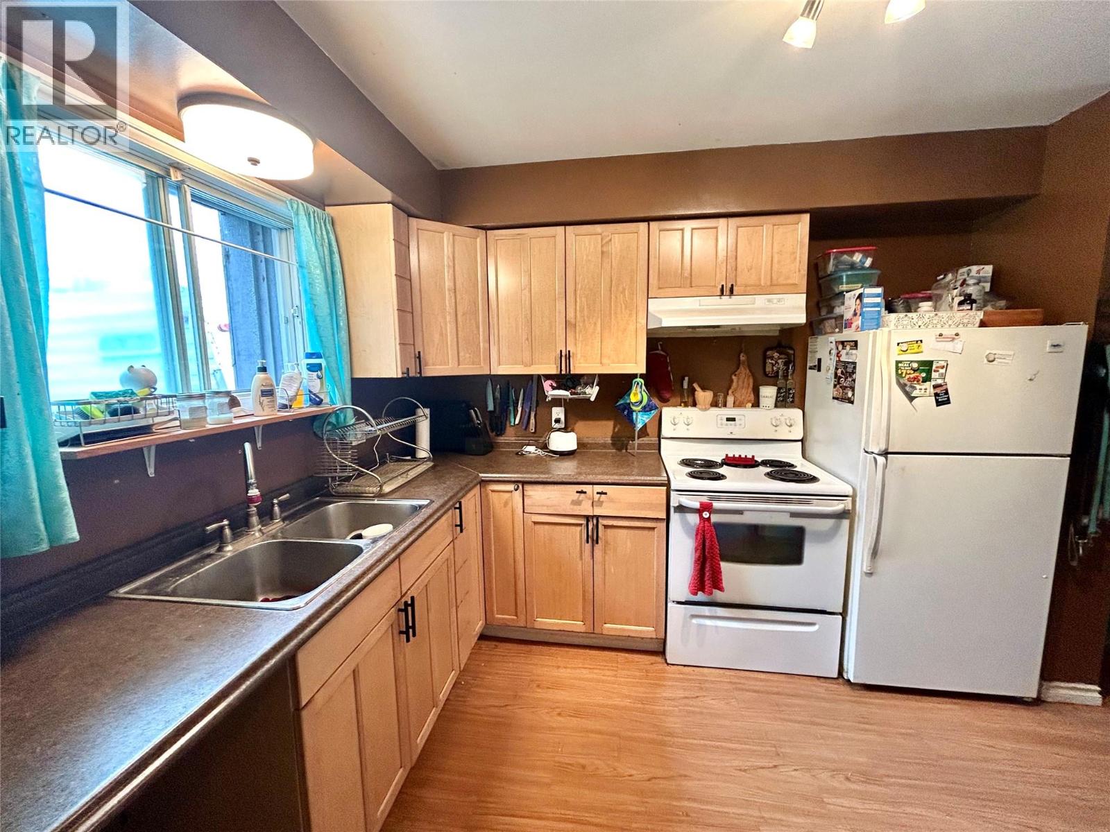 248 Spieker Avenue, Tumbler Ridge, British Columbia  V0C 2W0 - Photo 2 - 10394685