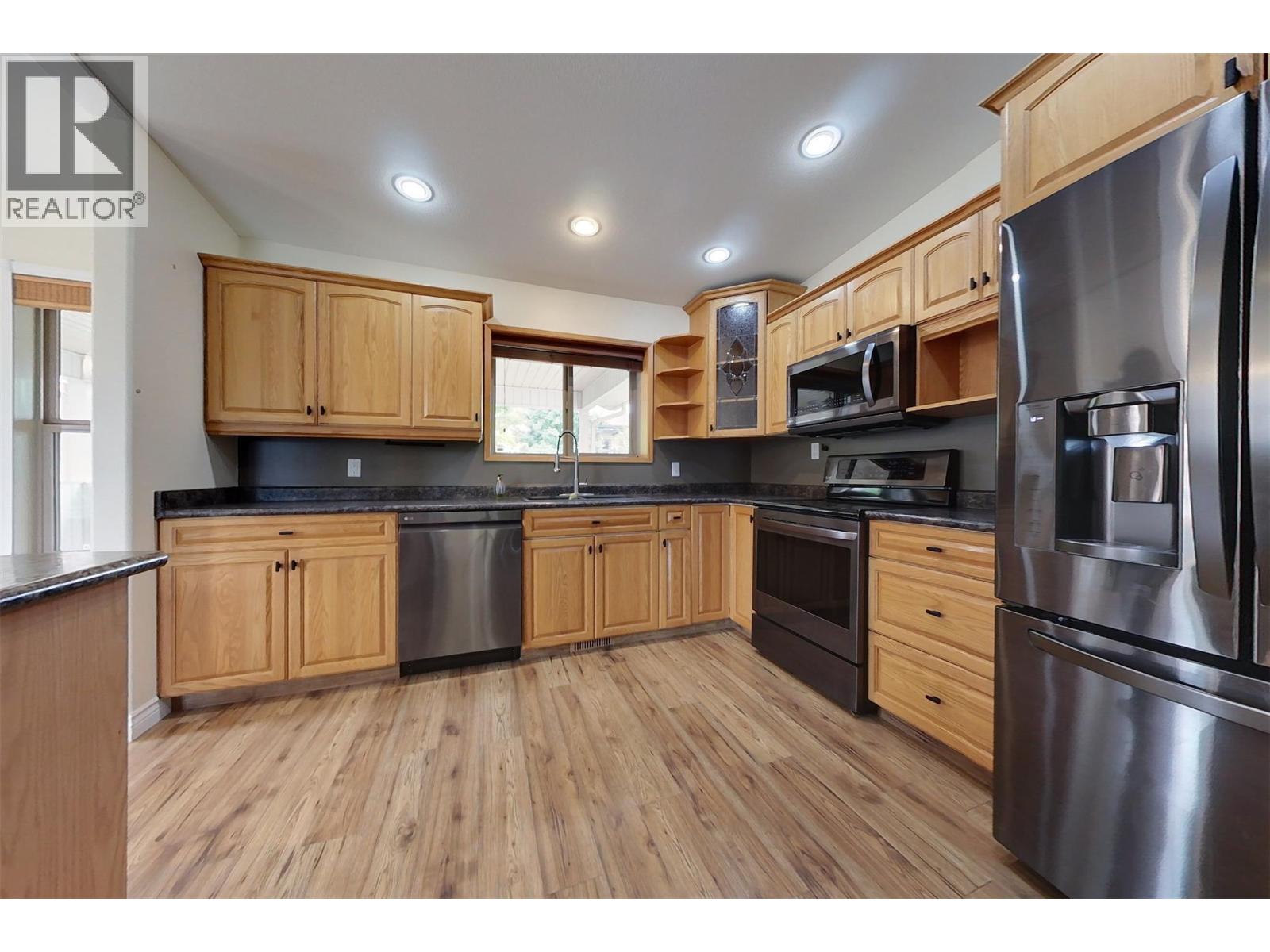 1409 Southview Drive, Cranbrook, British Columbia  V1C 6S1 - Photo 7 - 10394822