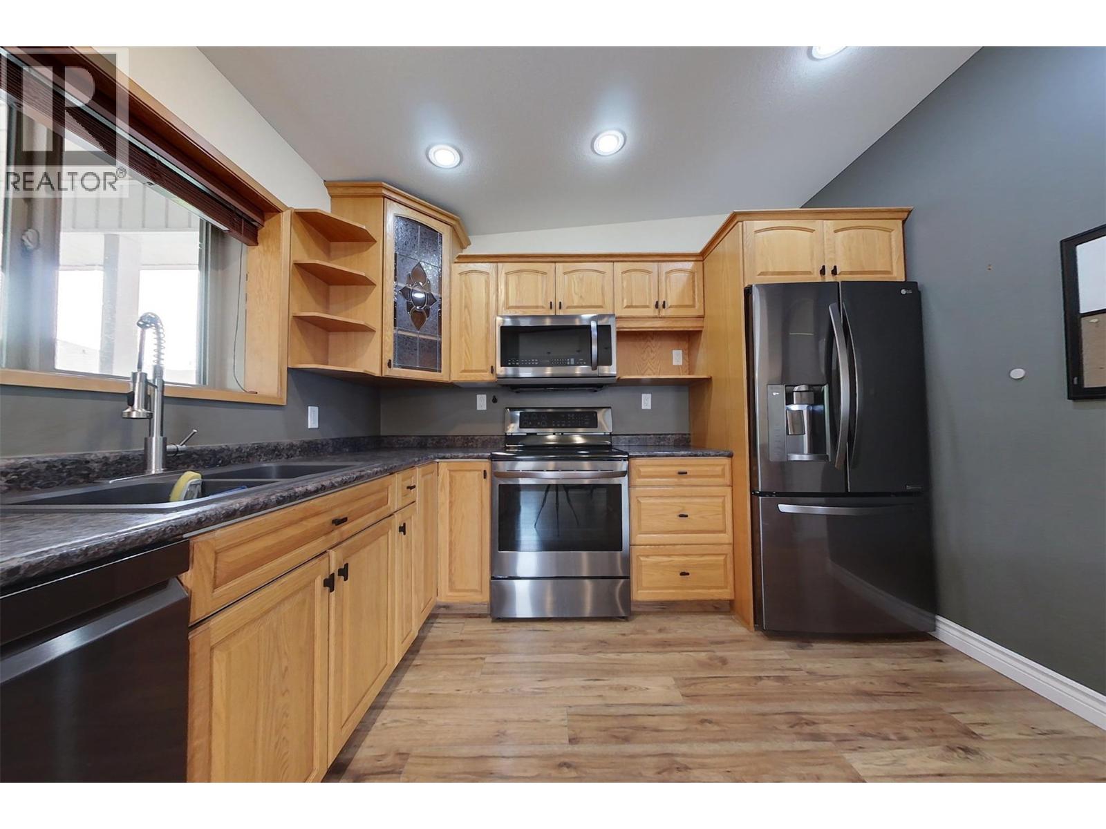 1409 Southview Drive, Cranbrook, British Columbia  V1C 6S1 - Photo 9 - 10394822