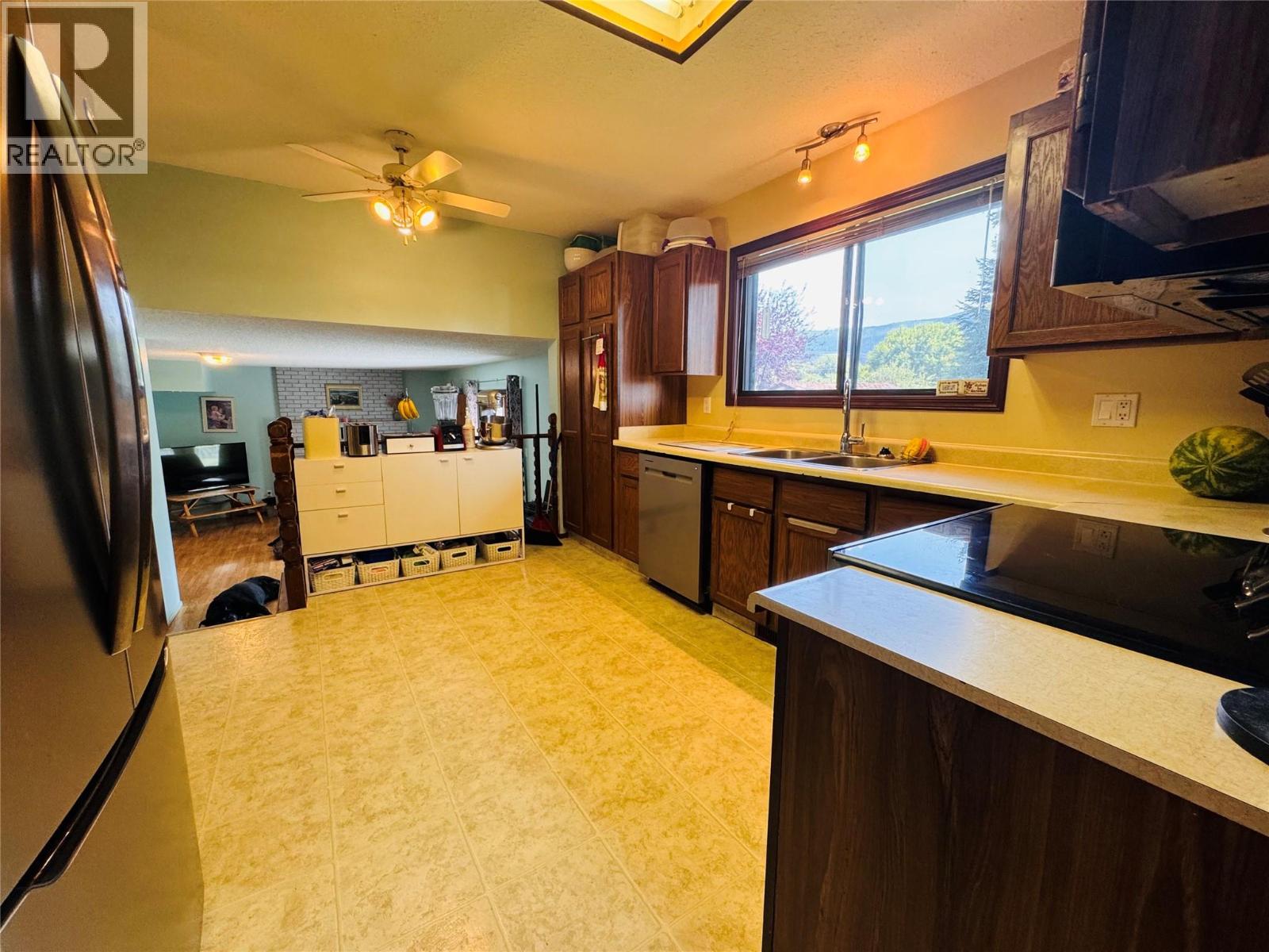1524 77th Avenue, Grand Forks, British Columbia  V0H 1H0 - Photo 15 - 10394698