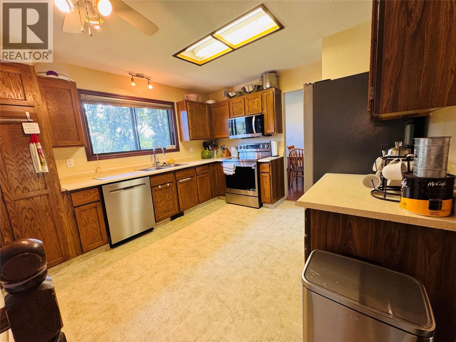 1524 77th Avenue, Grand Forks, British Columbia  V0H 1H0 - Photo 16 - 10394698