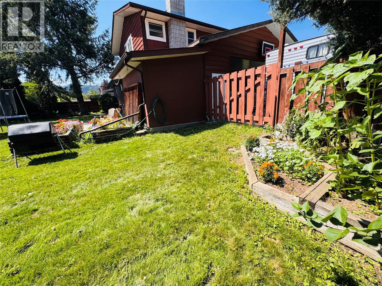 1524 77th Avenue, Grand Forks, British Columbia  V0H 1H0 - Photo 5 - 10394698