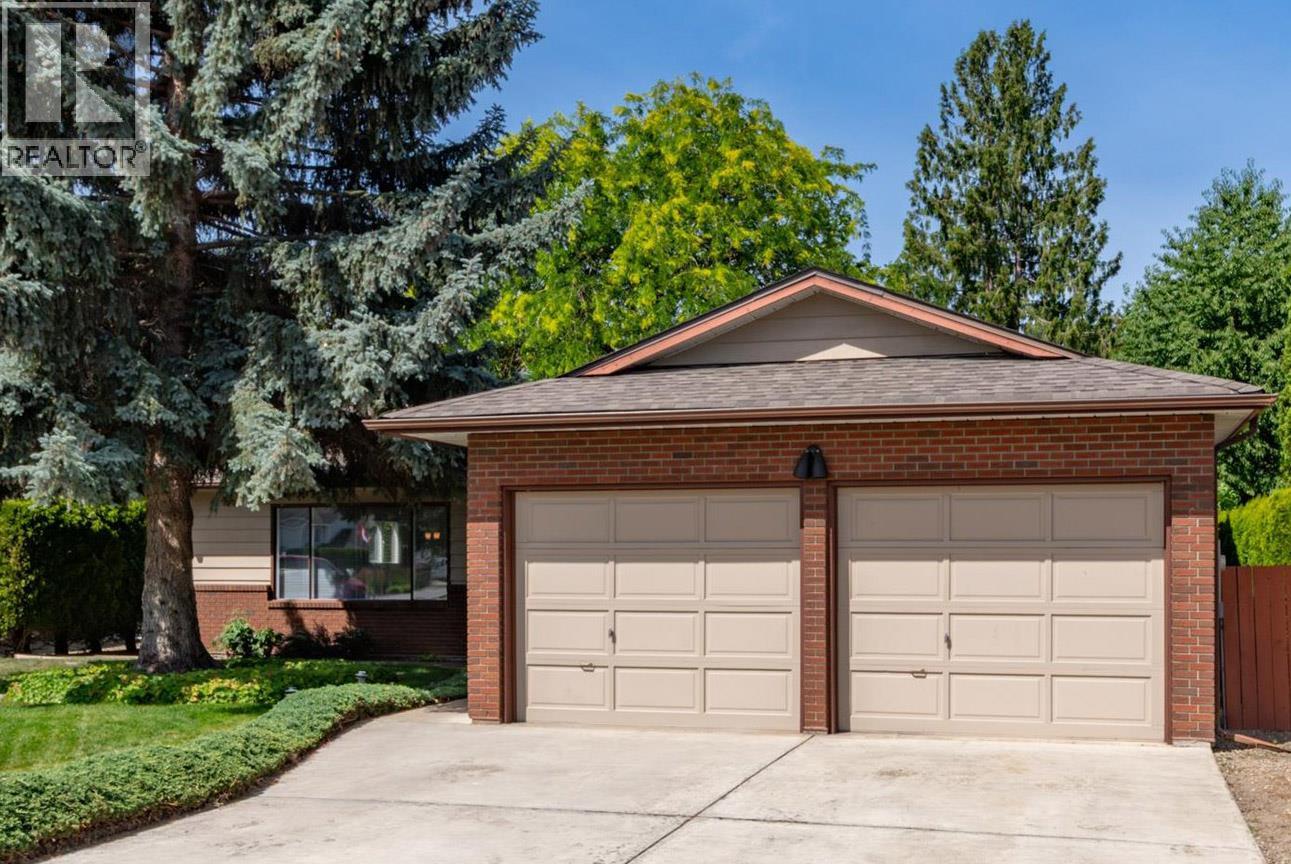 2434 Rhondda Crescent, Kelowna, British Columbia  V1Y 8A3 - Photo 2 - 10394509
