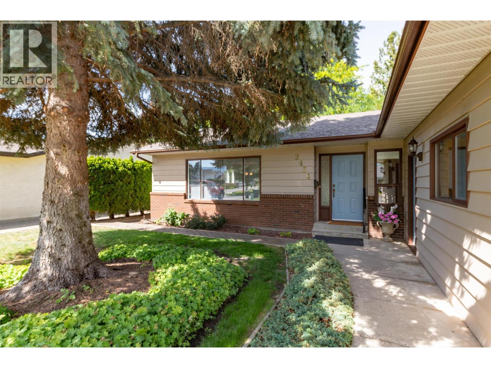 2434 Rhondda Crescent, Kelowna, British Columbia  V1Y 8A3 - Photo 4 - 10394509