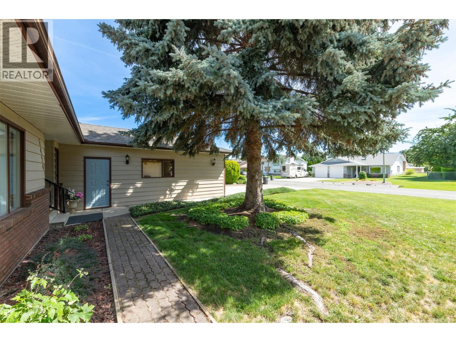 2434 Rhondda Crescent, Kelowna, British Columbia  V1Y 8A3 - Photo 5 - 10394509