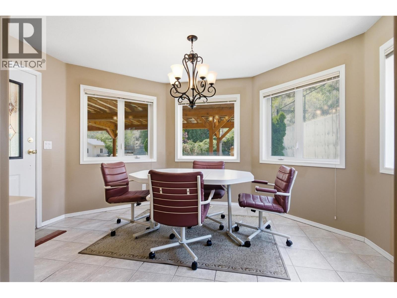 5565 Dallas Drive, Kamloops, British Columbia  V2C 4W9 - Photo 10 - 10387584