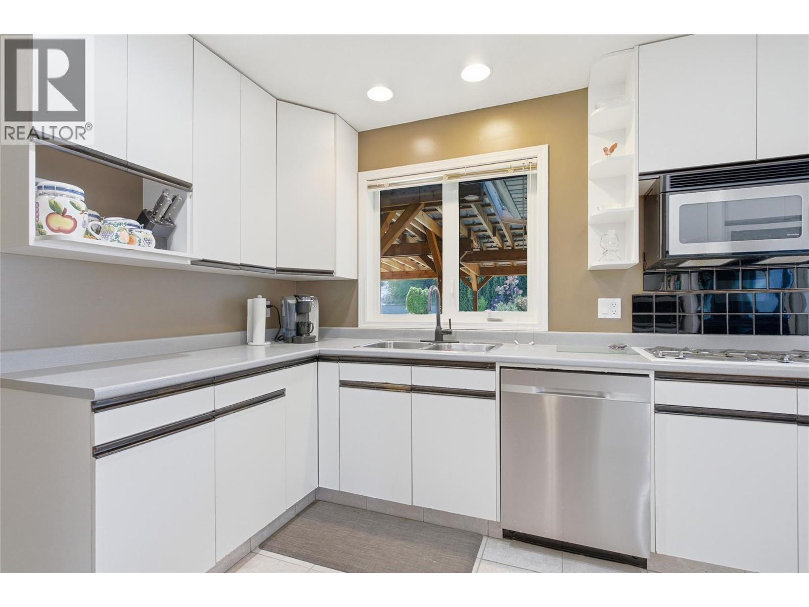 5565 Dallas Drive, Kamloops, British Columbia  V2C 4W9 - Photo 33 - 10387584