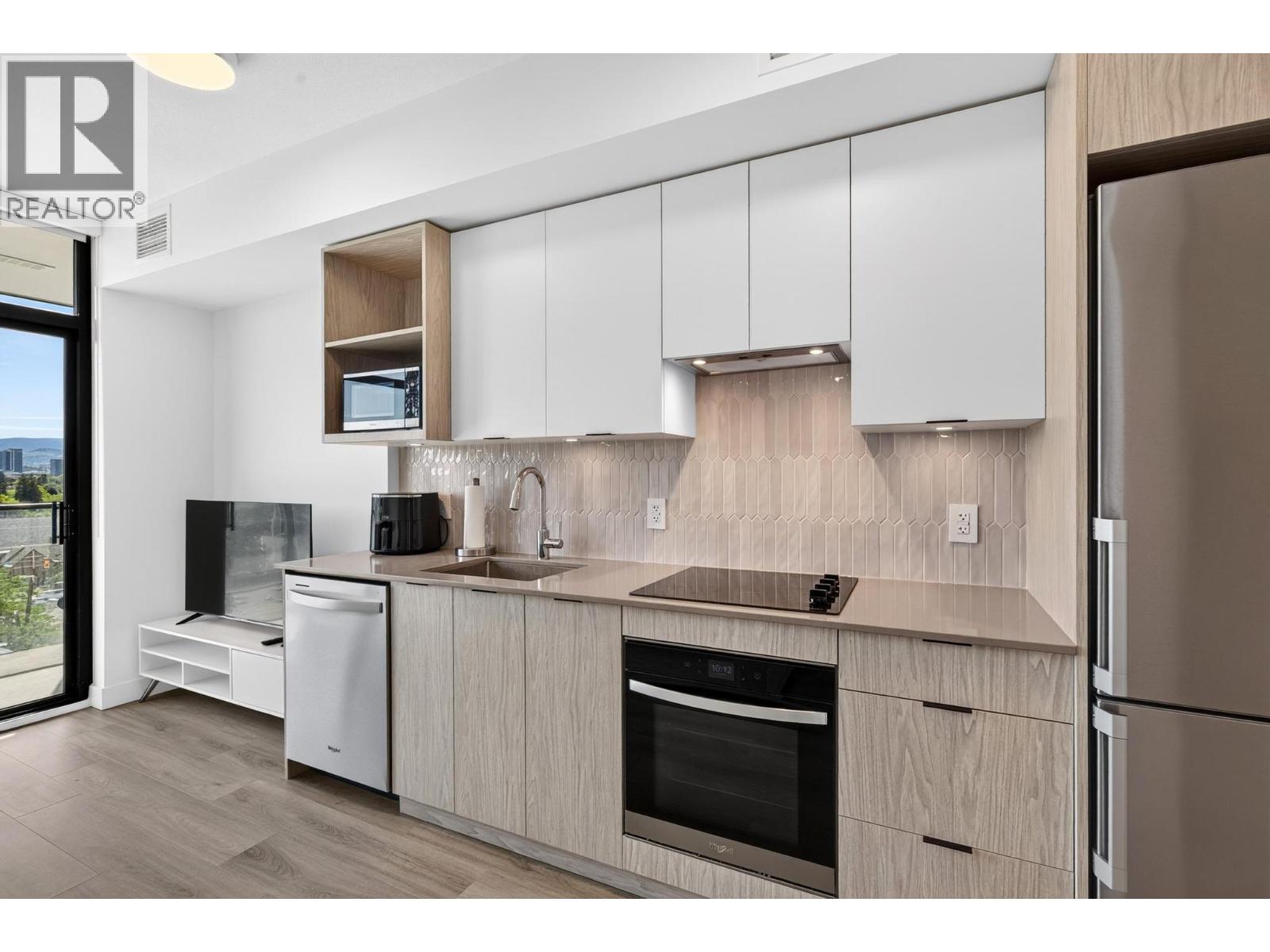 1488 Bertram Street Unit# 807, Kelowna, British Columbia  V1Y 0M6 - Photo 4 - 10394241