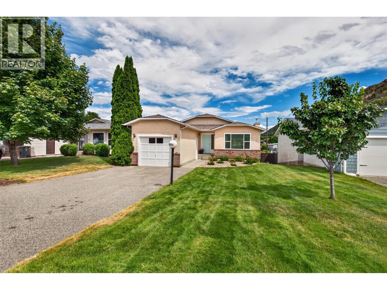 2655 Applegreen Court, West Kelowna, British Columbia  V1Z 3K8 - Photo 2 - 10393994
