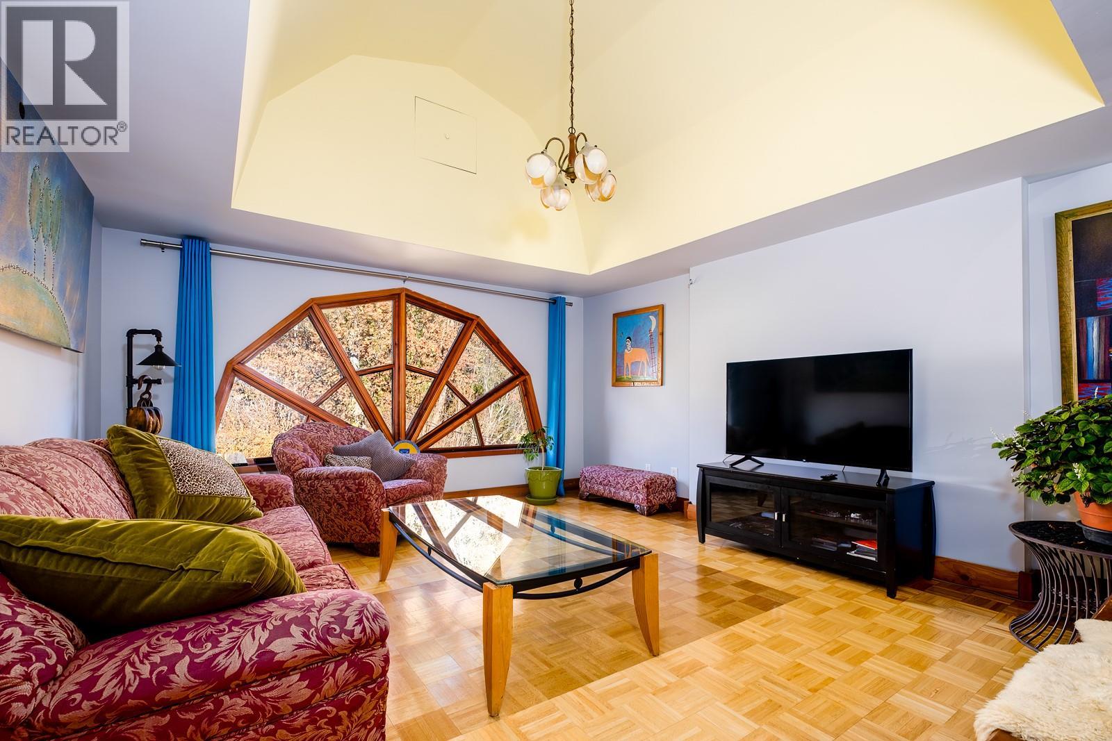2075 Thompson Avenue, Rossland, British Columbia  V0G 1Y0 - Photo 33 - 10394754