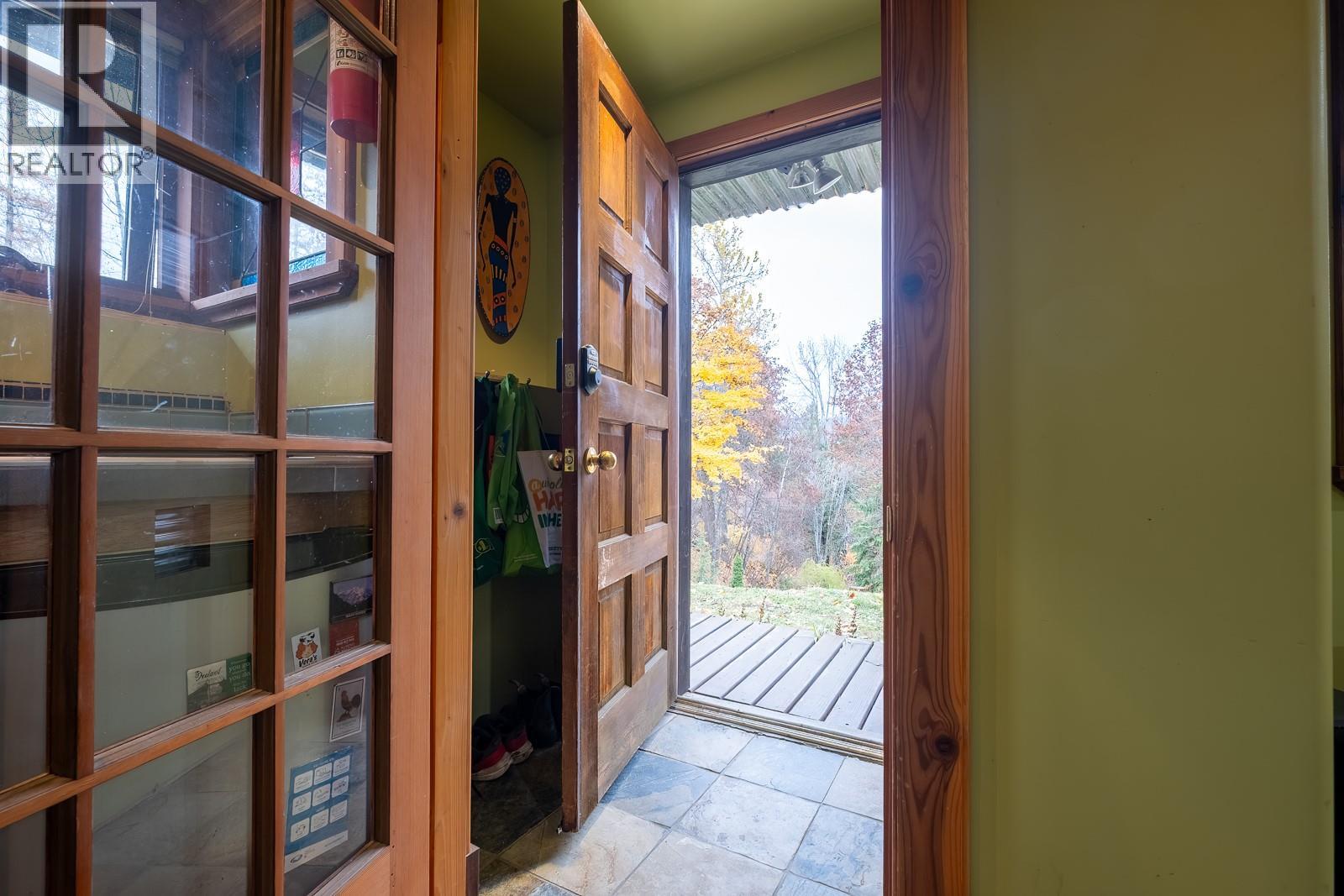 2075 Thompson Avenue, Rossland, British Columbia  V0G 1Y0 - Photo 48 - 10394754