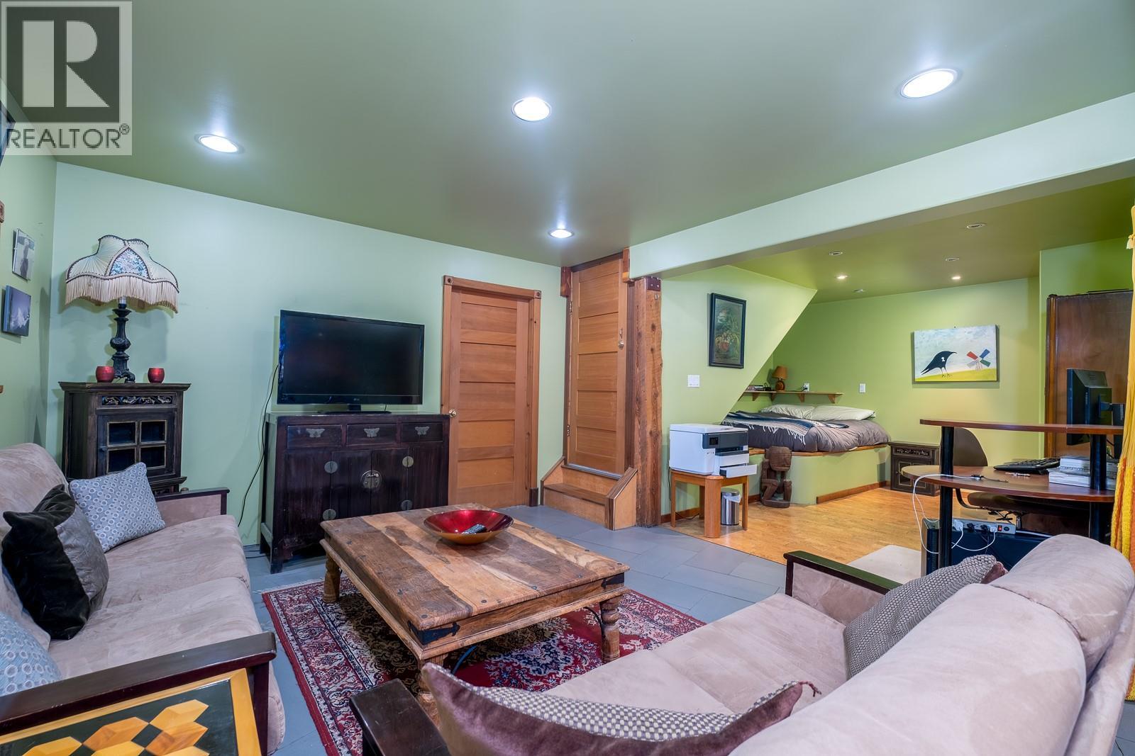 2075 Thompson Avenue, Rossland, British Columbia  V0G 1Y0 - Photo 51 - 10394754