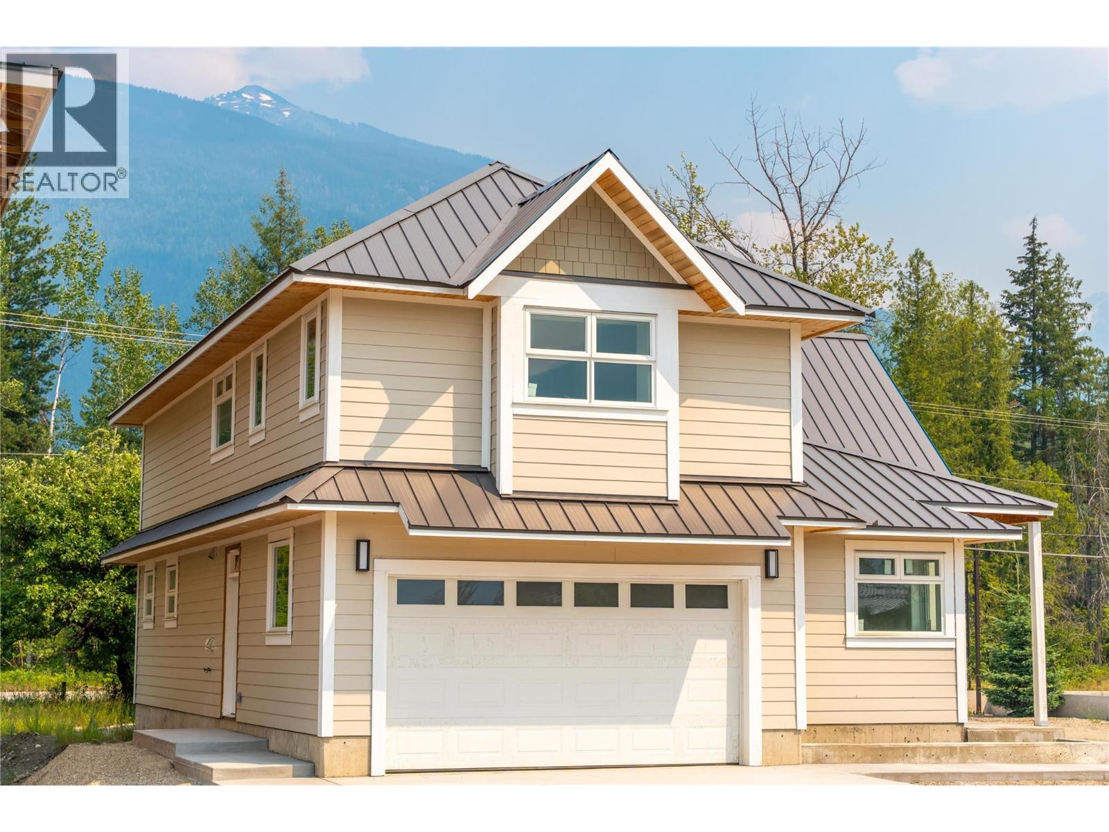2014 Lanzo Lane, Revelstoke, British Columbia  V0E 2S1 - Photo 1 - 10393941
