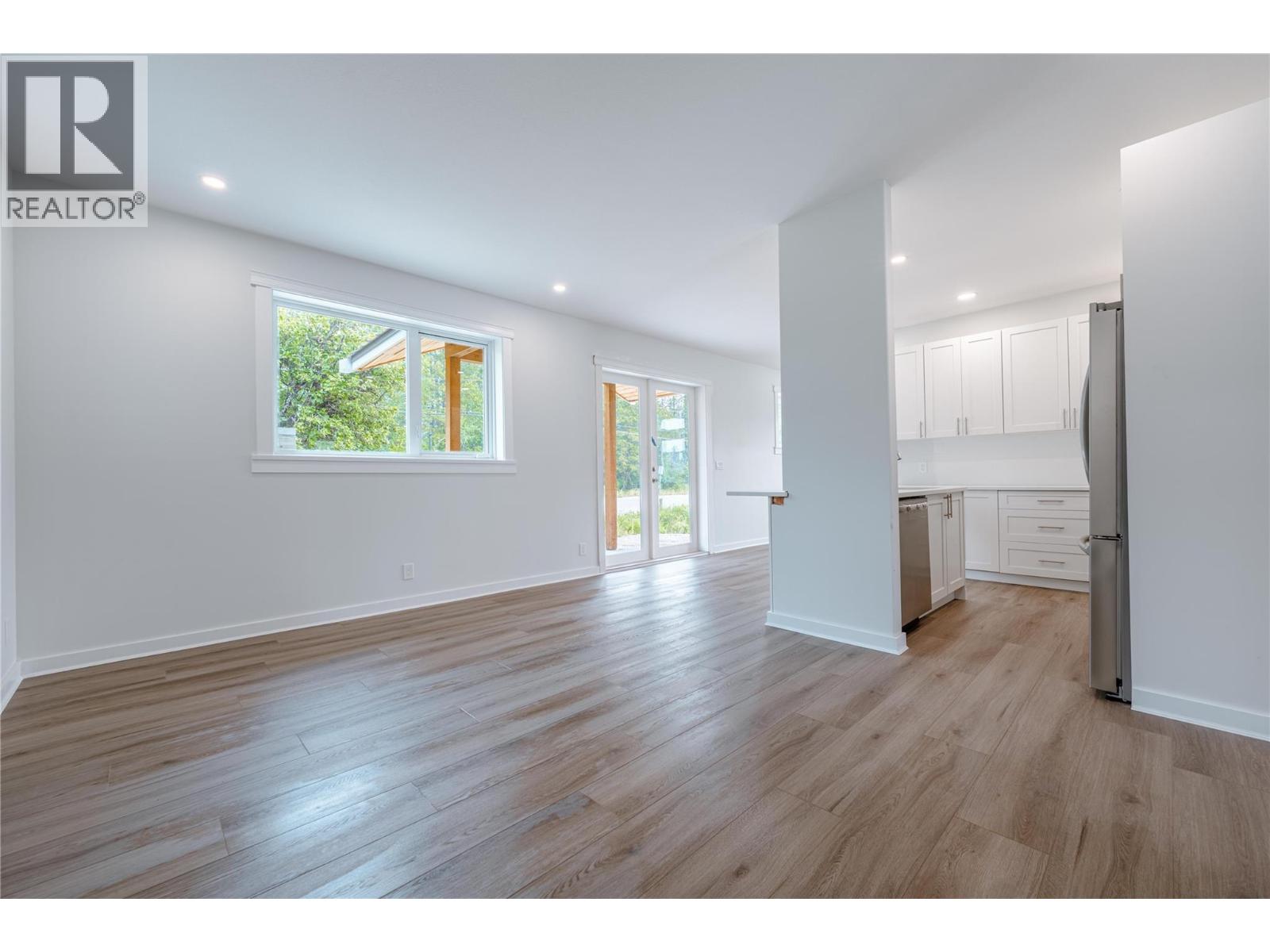 2014 Lanzo Lane, Revelstoke, British Columbia  V0E 2S1 - Photo 11 - 10393941