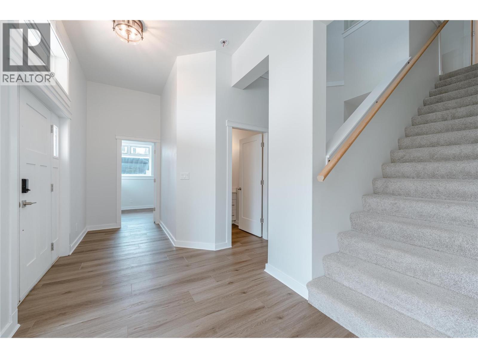 2014 Lanzo Lane, Revelstoke, British Columbia  V0E 2S1 - Photo 16 - 10393941