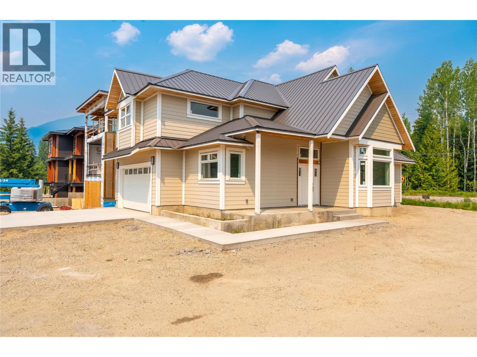 2014 Lanzo Lane, Revelstoke, British Columbia  V0E 2S1 - Photo 44 - 10393941