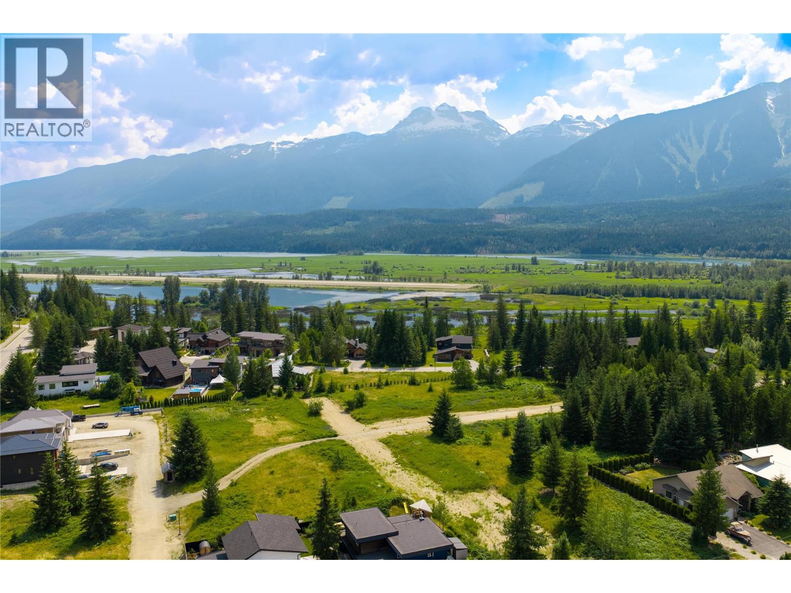 2014 Lanzo Lane, Revelstoke, British Columbia  V0E 2S1 - Photo 46 - 10393941