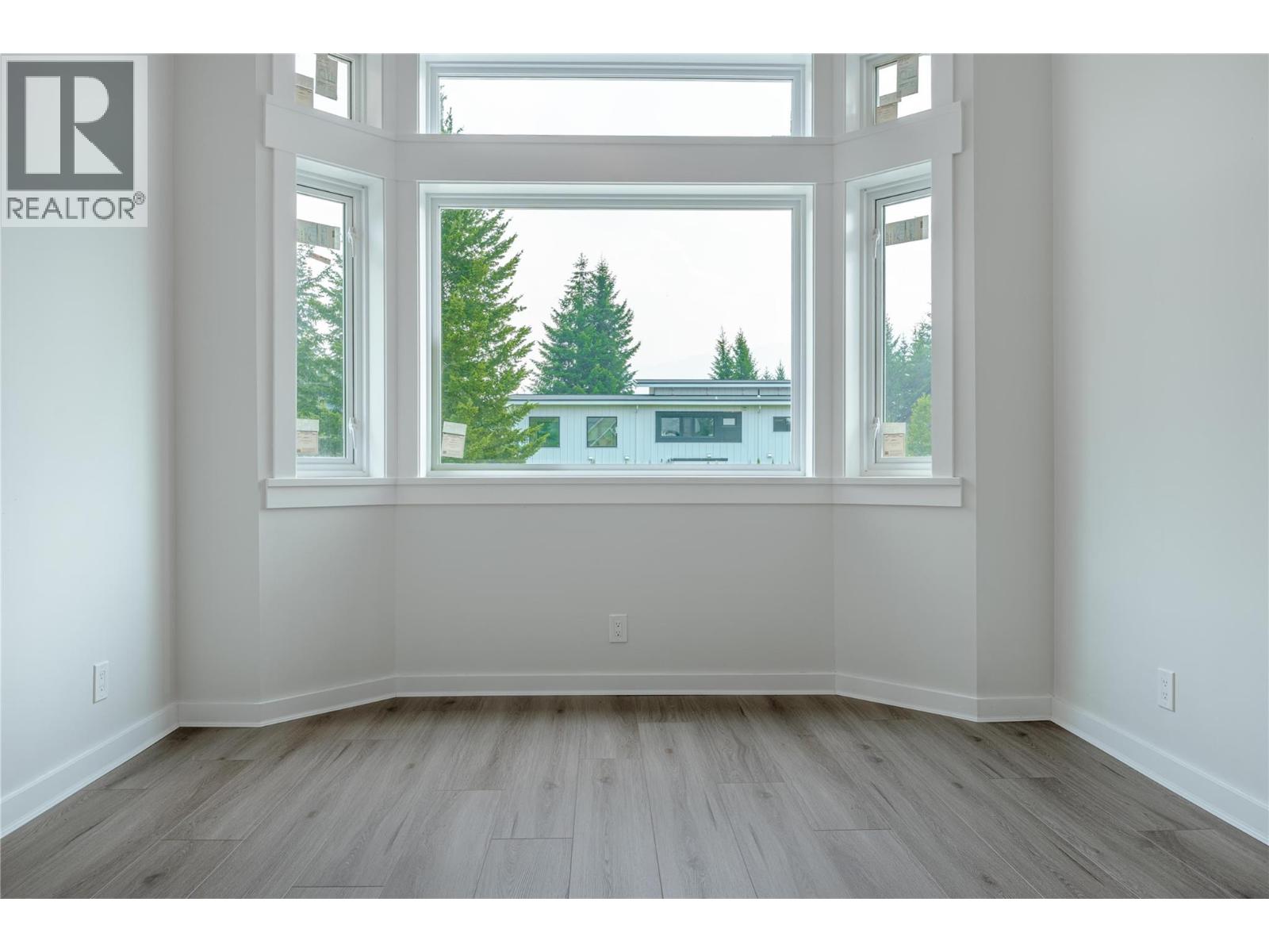2014 Lanzo Lane, Revelstoke, British Columbia  V0E 2S1 - Photo 5 - 10393941