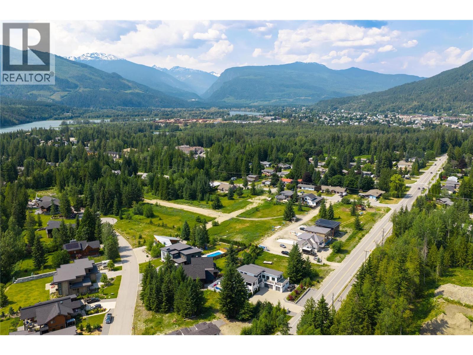 2014 Lanzo Lane, Revelstoke, British Columbia  V0E 2S1 - Photo 50 - 10393941