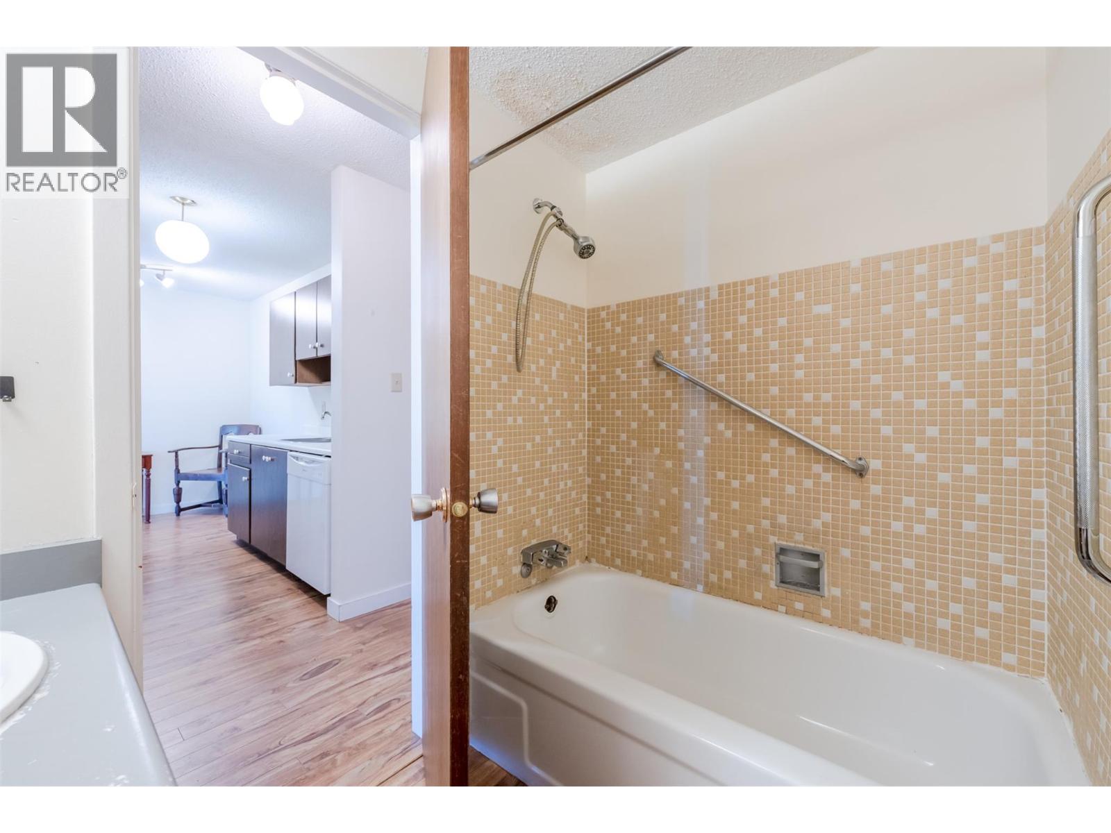 803 Fairview Road Unit# 306, Penticton, British Columbia  V2A 5Y7 - Photo 16 - 10394833