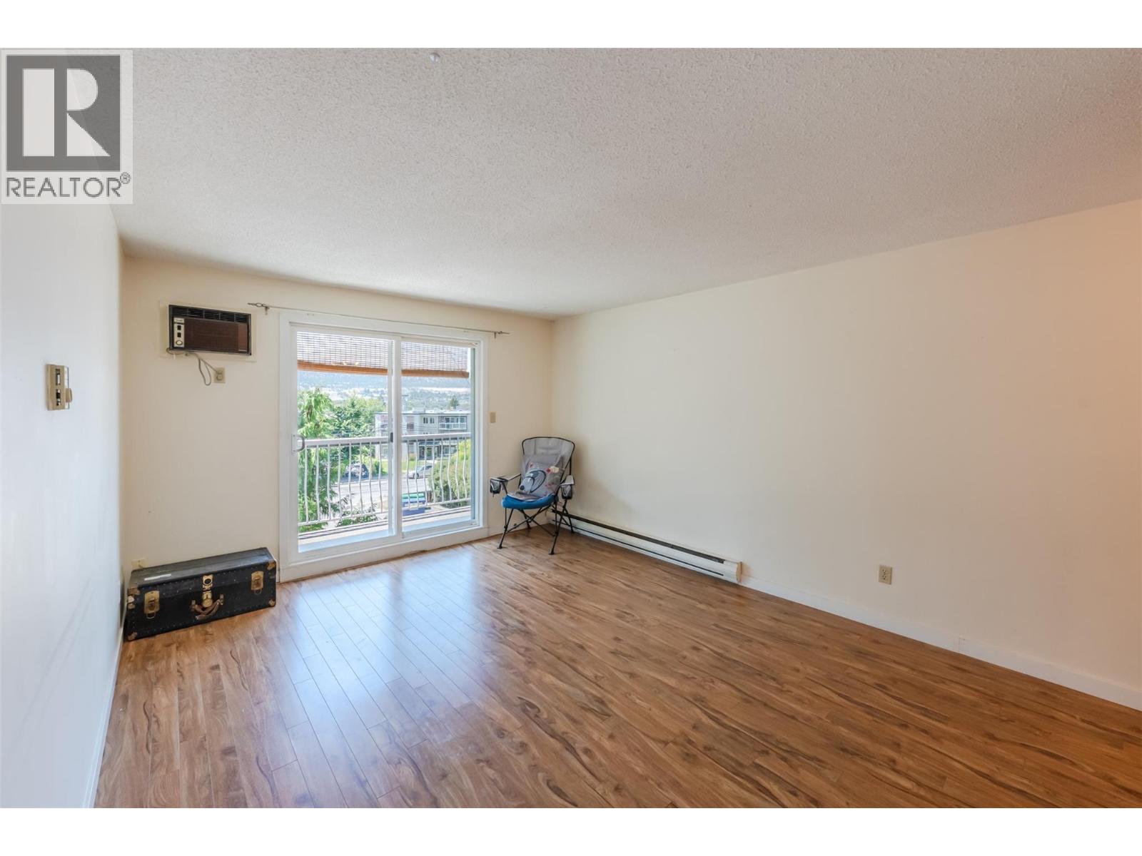803 Fairview Road Unit# 306, Penticton, British Columbia  V2A 5Y7 - Photo 5 - 10394833