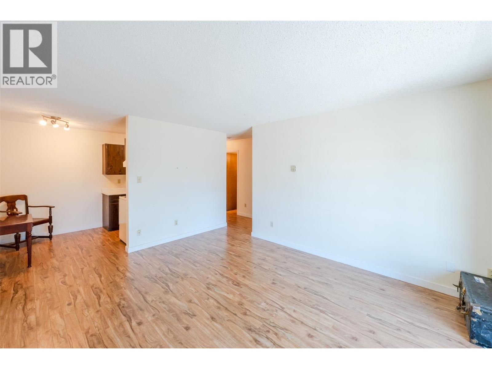 803 Fairview Road Unit# 306, Penticton, British Columbia  V2A 5Y7 - Photo 8 - 10394833