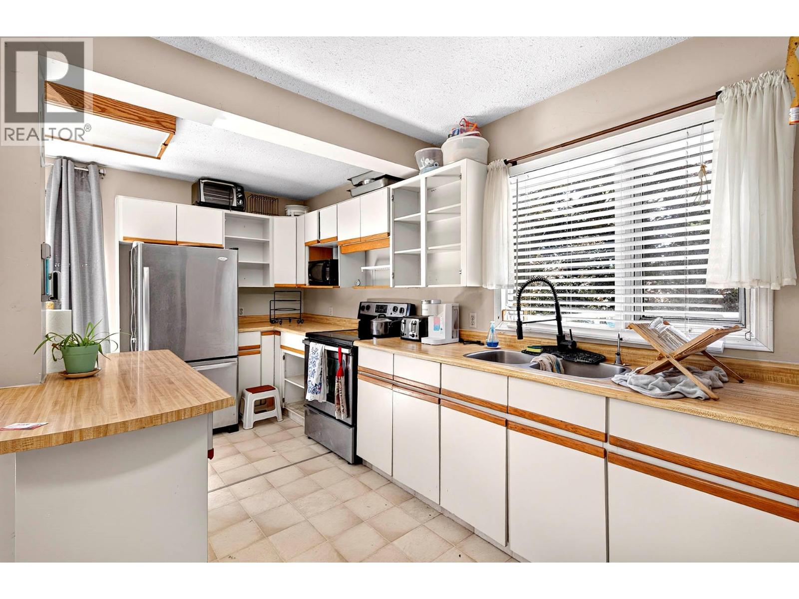 1421 Davy Road, Clearwater, British Columbia  V0E 1N0 - Photo 3 - 10394734