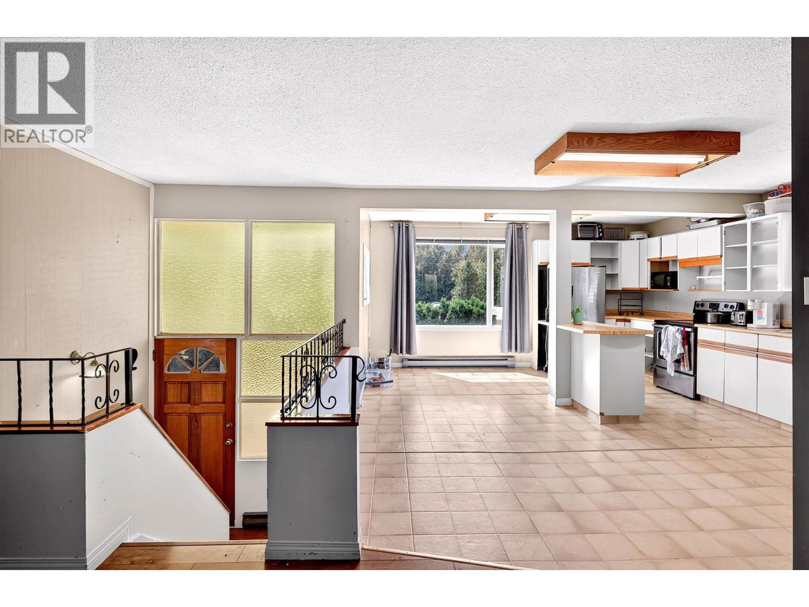 1421 Davy Road, Clearwater, British Columbia  V0E 1N0 - Photo 5 - 10394734