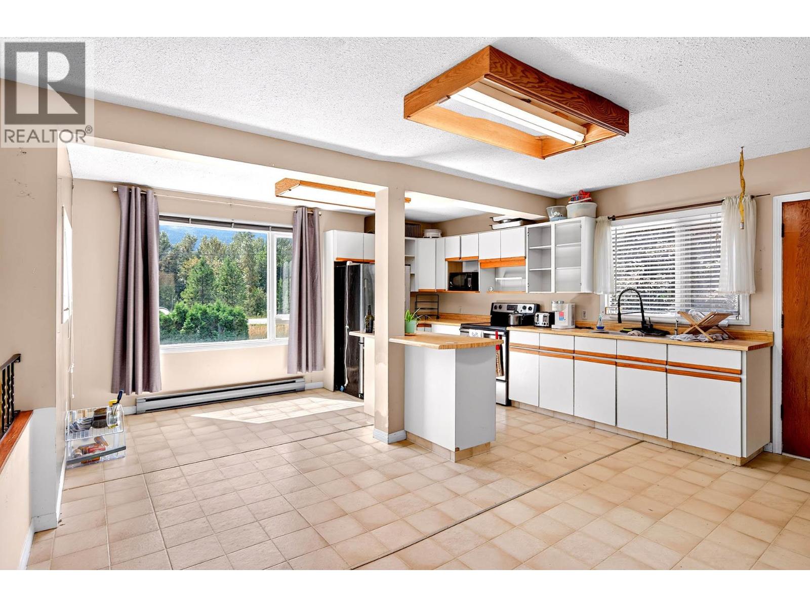 1421 Davy Road, Clearwater, British Columbia  V0E 1N0 - Photo 6 - 10394734