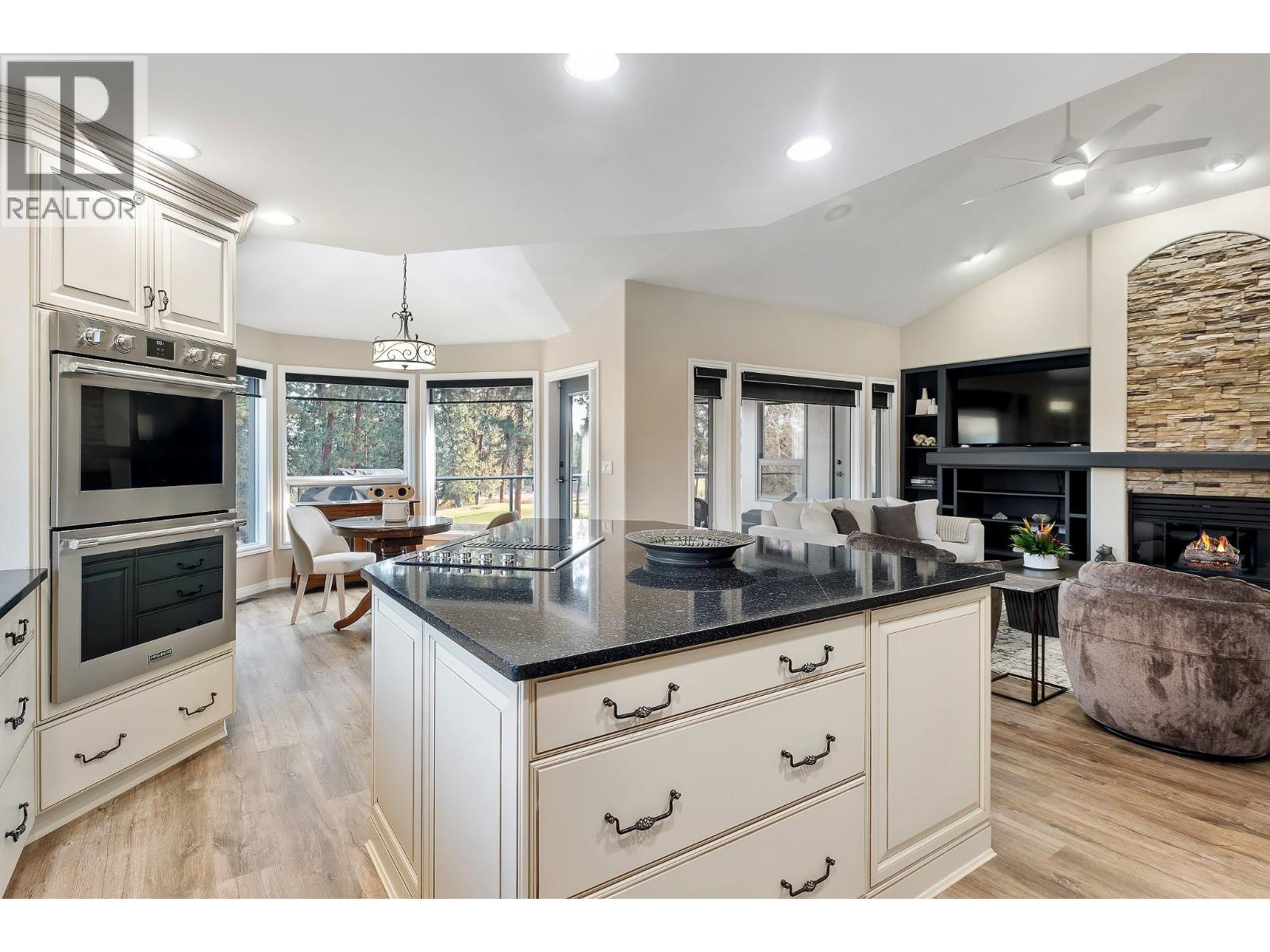 3907 Gallaghers Circle, Kelowna, British Columbia  V1W 3Z9 - Photo 11 - 10394759