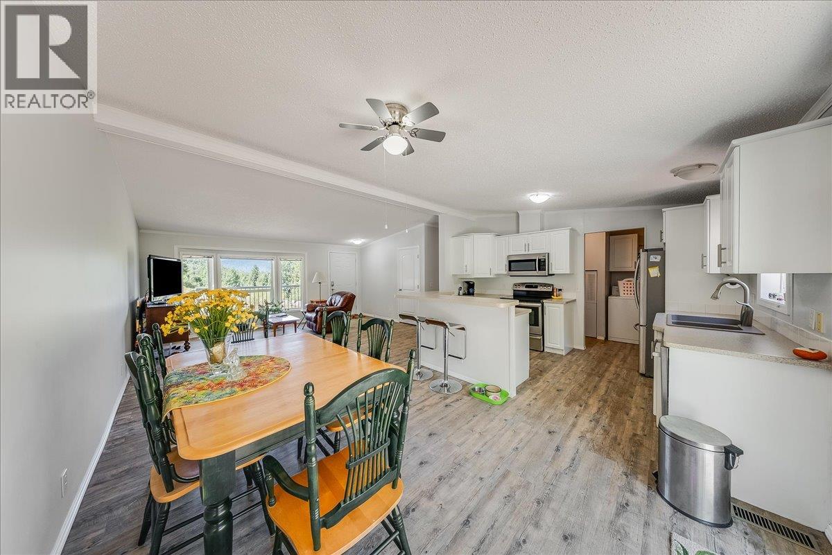 591 Baerg Road, Castlegar, British Columbia  V1N 4K6 - Photo 13 - 10394820