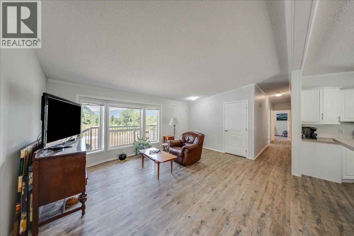 591 Baerg Road, Castlegar, British Columbia  V1N 4K6 - Photo 16 - 10394820