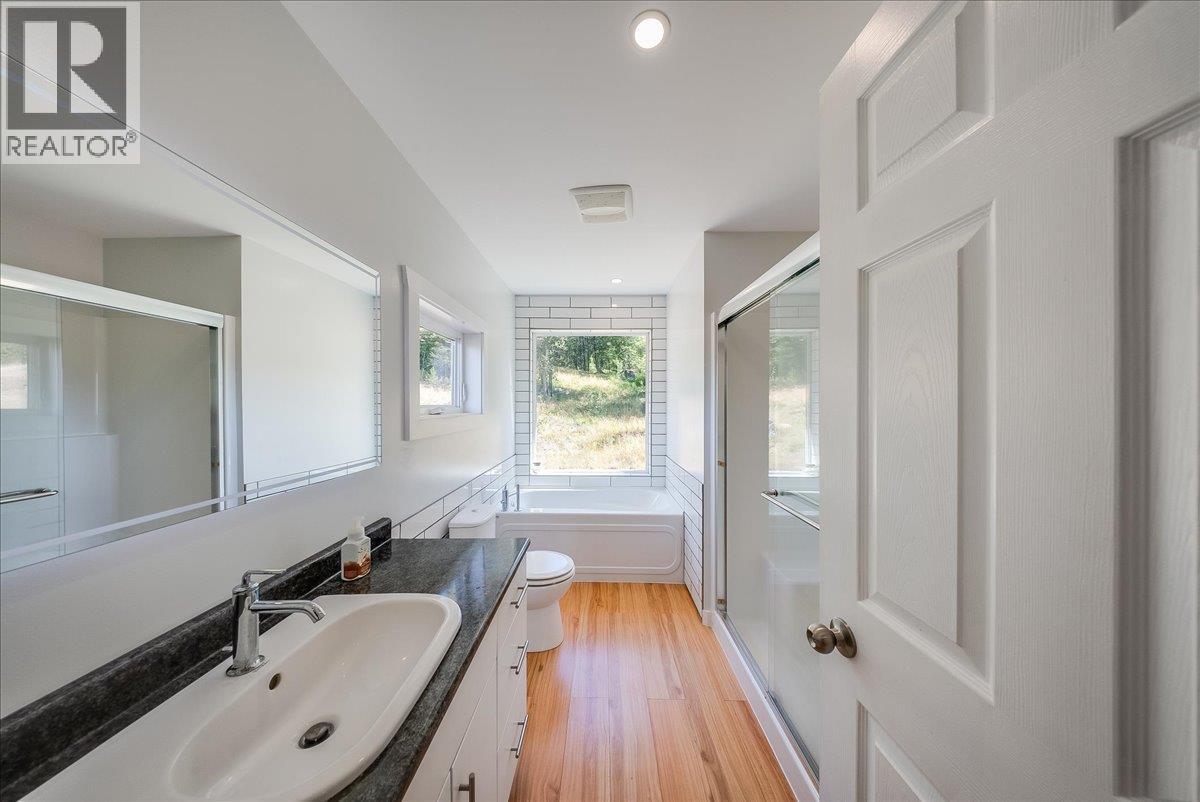 591 Baerg Road, Castlegar, British Columbia  V1N 4K6 - Photo 21 - 10394820
