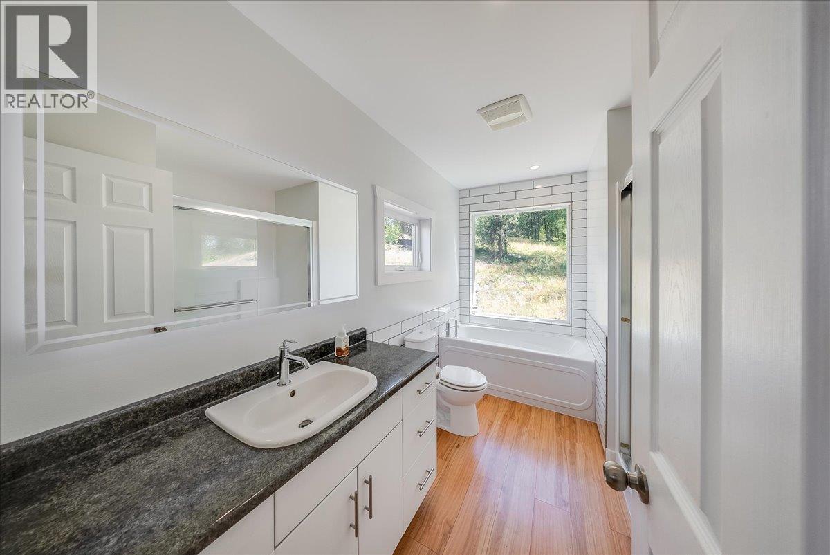 591 Baerg Road, Castlegar, British Columbia  V1N 4K6 - Photo 22 - 10394820
