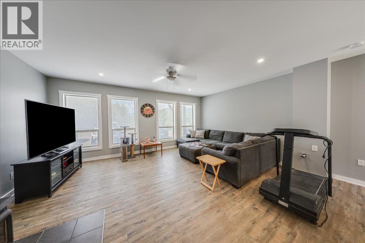 591 Baerg Road, Castlegar, British Columbia  V1N 4K6 - Photo 26 - 10394820