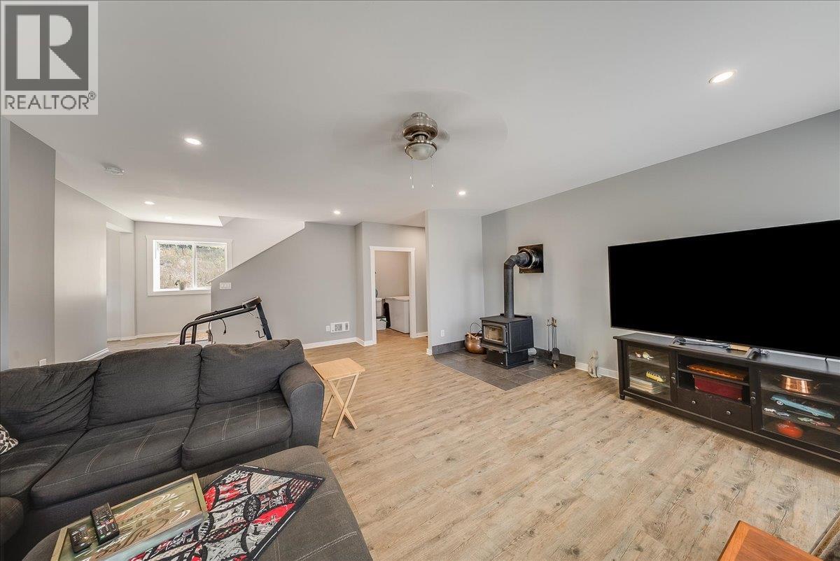 591 Baerg Road, Castlegar, British Columbia  V1N 4K6 - Photo 28 - 10394820
