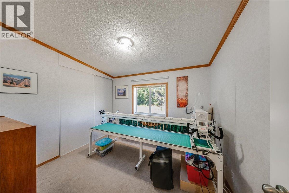 591 Baerg Road, Castlegar, British Columbia  V1N 4K6 - Photo 31 - 10394820