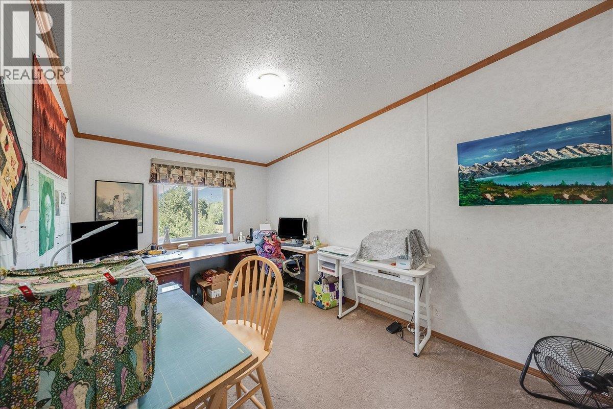 591 Baerg Road, Castlegar, British Columbia  V1N 4K6 - Photo 37 - 10394820