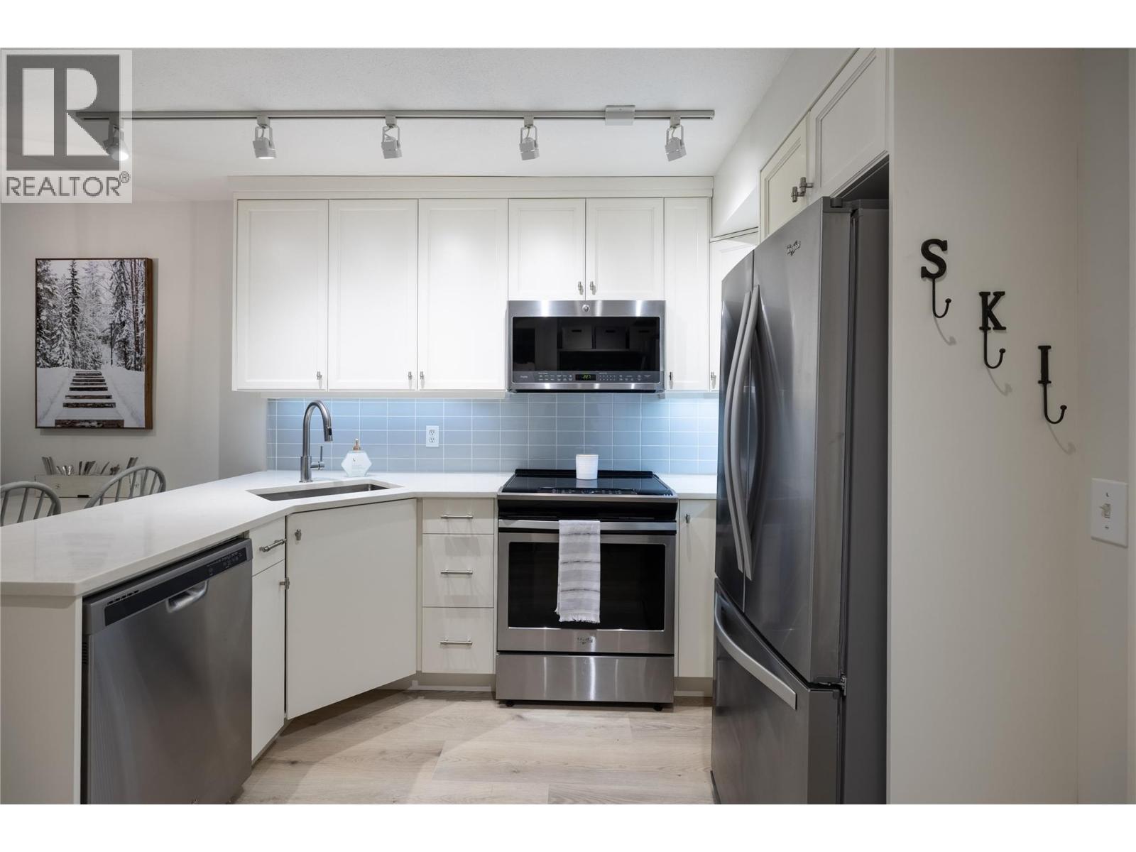 155 Silver Lode Lane Unit# 253, Silver Star, British Columbia  V1B 3M1 - Photo 2 - 10394876