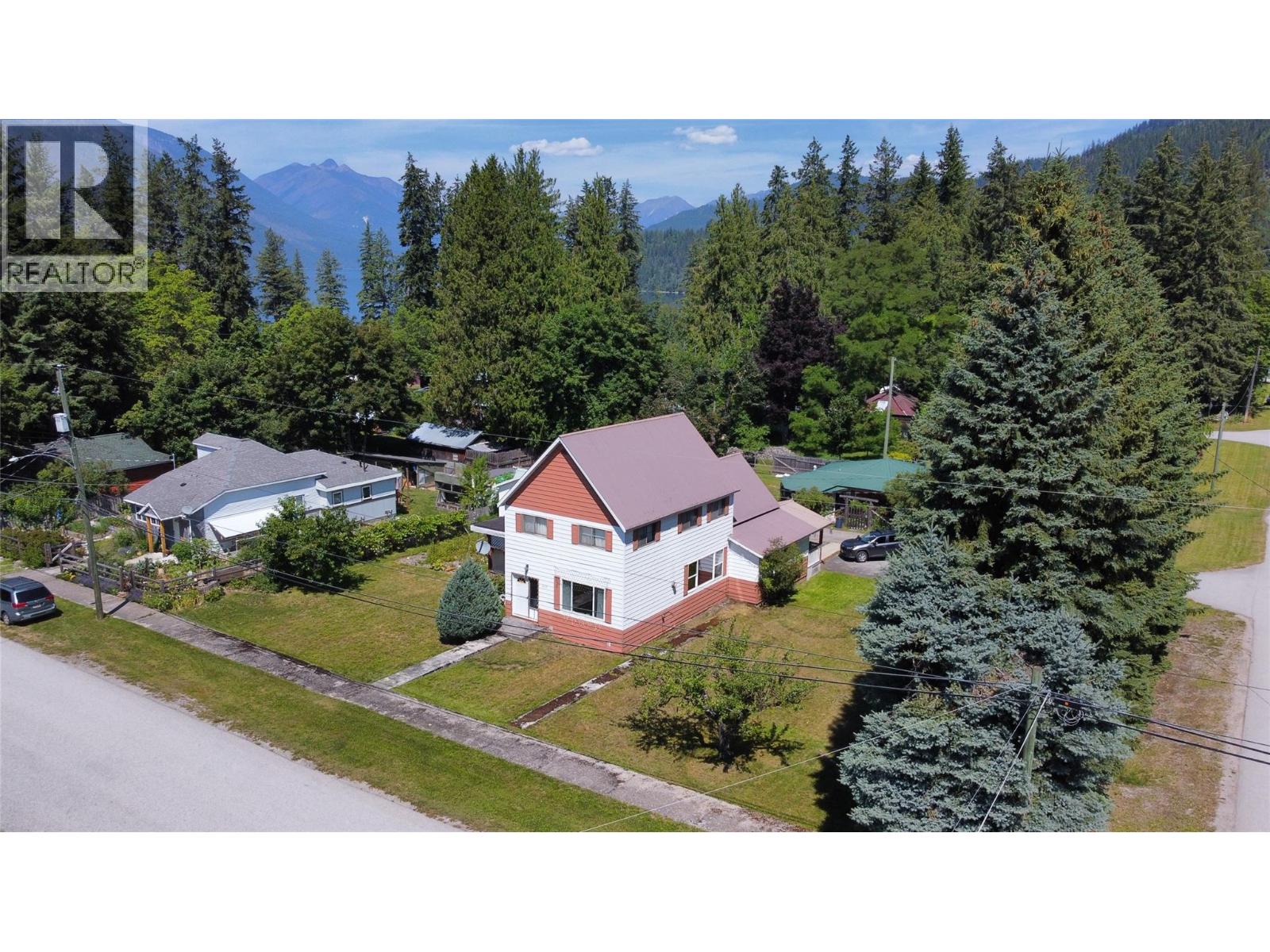 318 8th Avenue, New Denver, British Columbia  V0G 1S1 - Photo 2 - 10394320