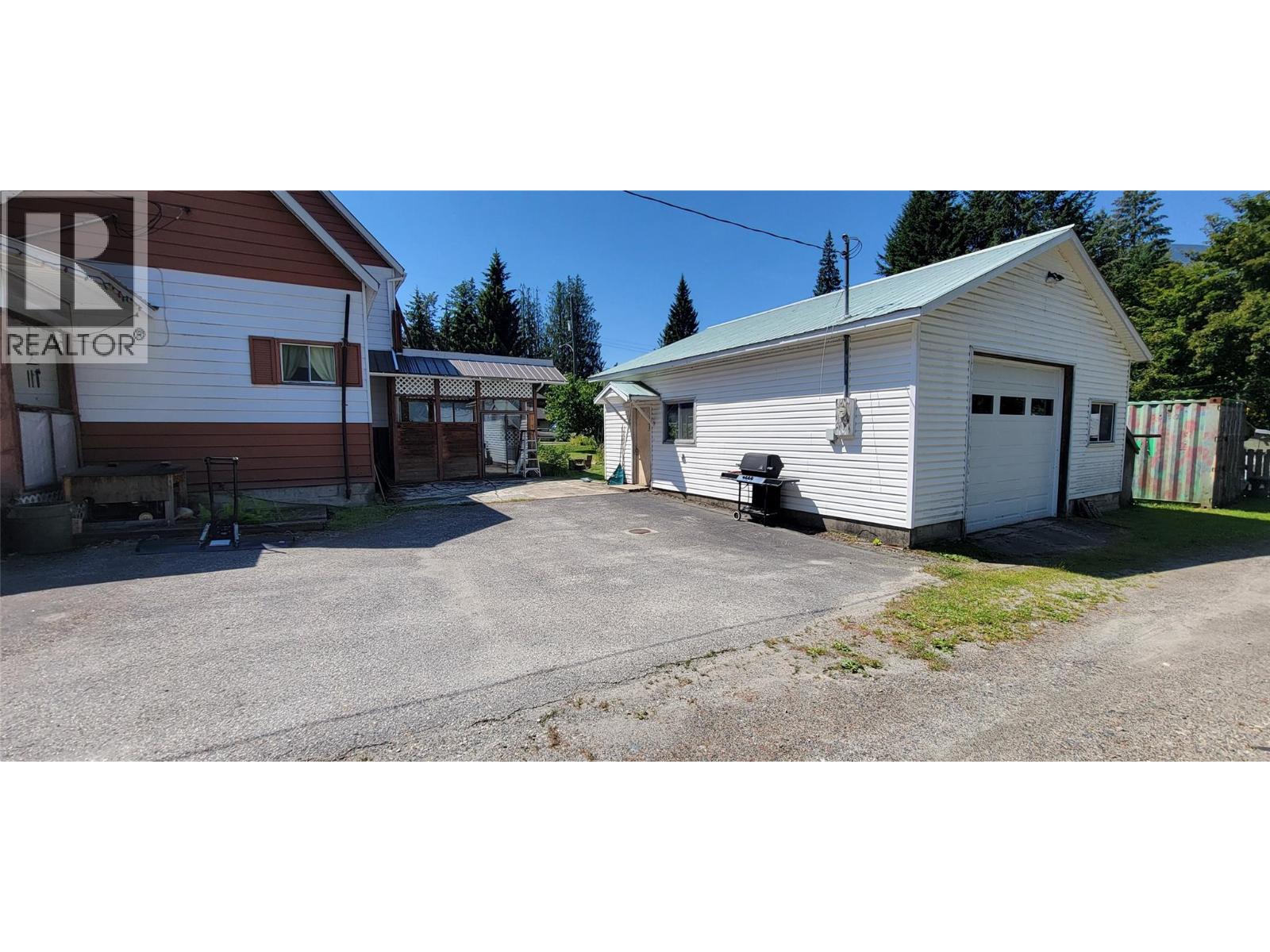 318 8th Avenue, New Denver, British Columbia  V0G 1S1 - Photo 3 - 10394320