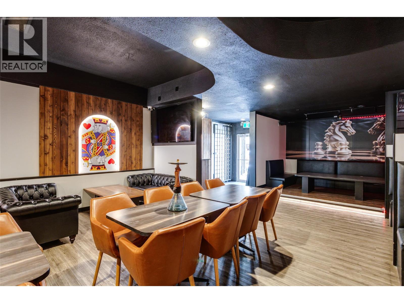 571 Bernard Avenue, Kelowna, British Columbia  V1Y 6N9 - Photo 5 - 10394136