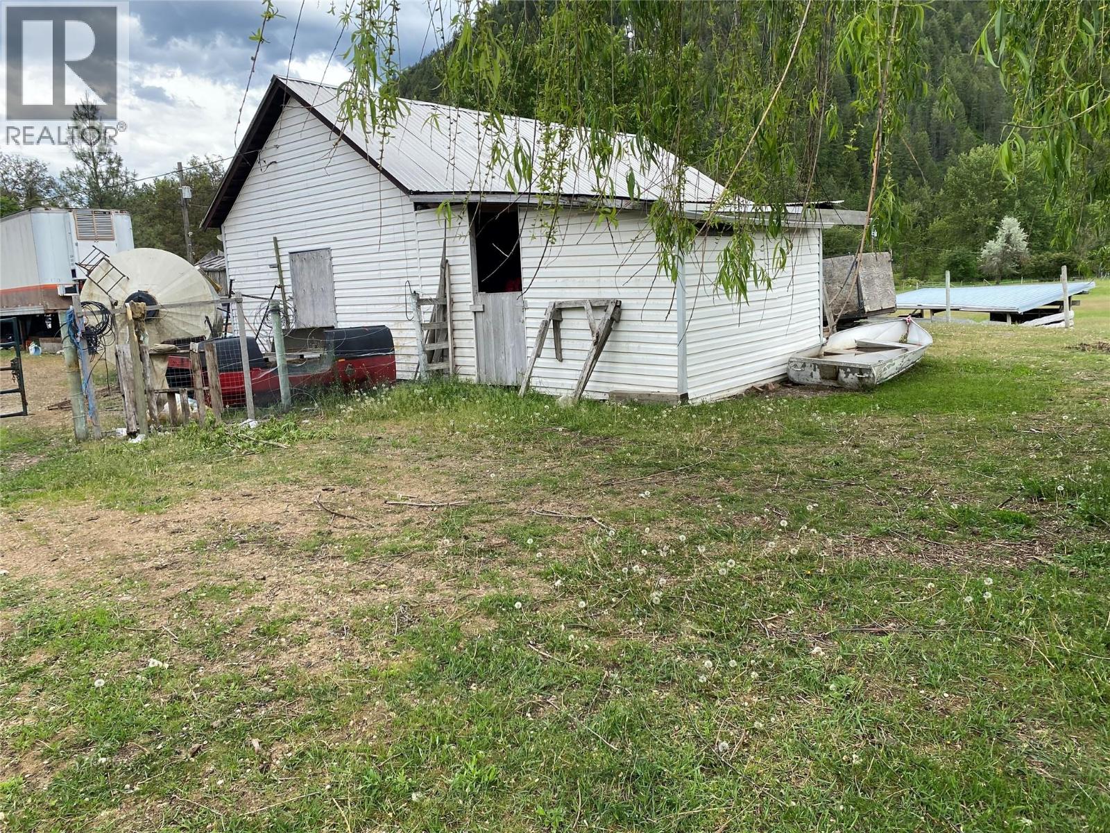 500 Atwood Road, Grand Forks, British Columbia  V0H 1H9 - Photo 3 - 10394849