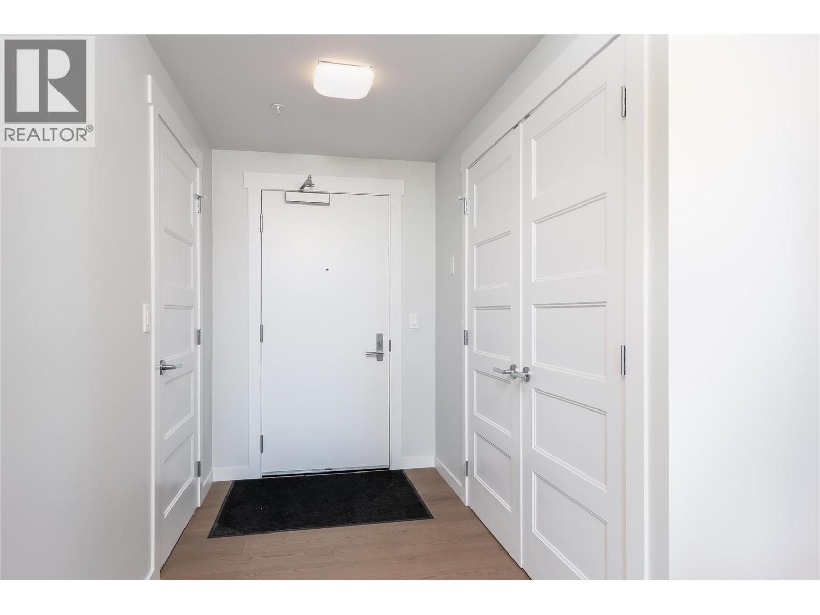 710 Stockwell Avenue Unit# 201, Kelowna, British Columbia  V1Y 6V9 - Photo 3 - 10394835