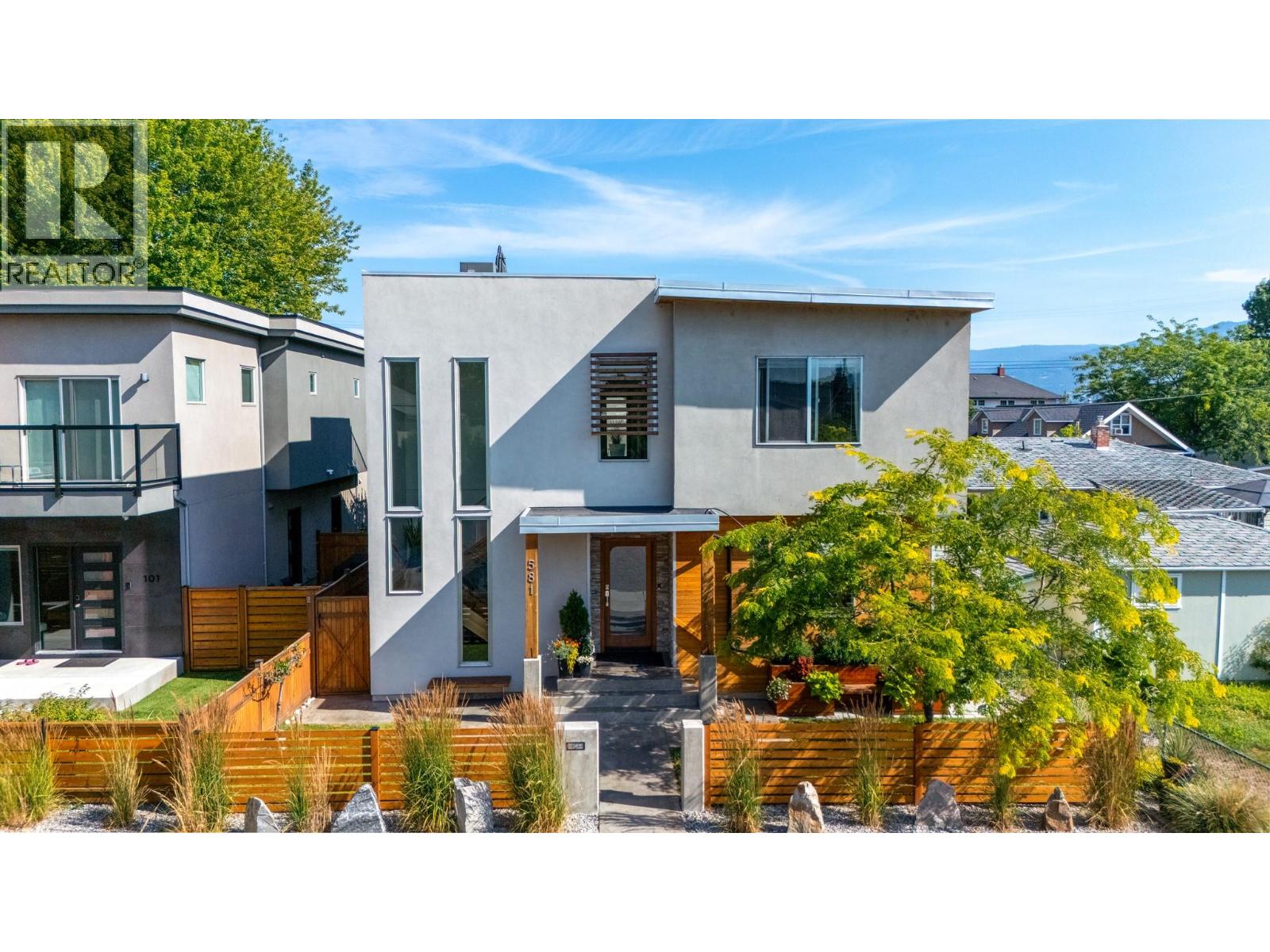 581 Churchill Avenue, Penticton, British Columbia  V2A 1E2 - Photo 2 - 10394929