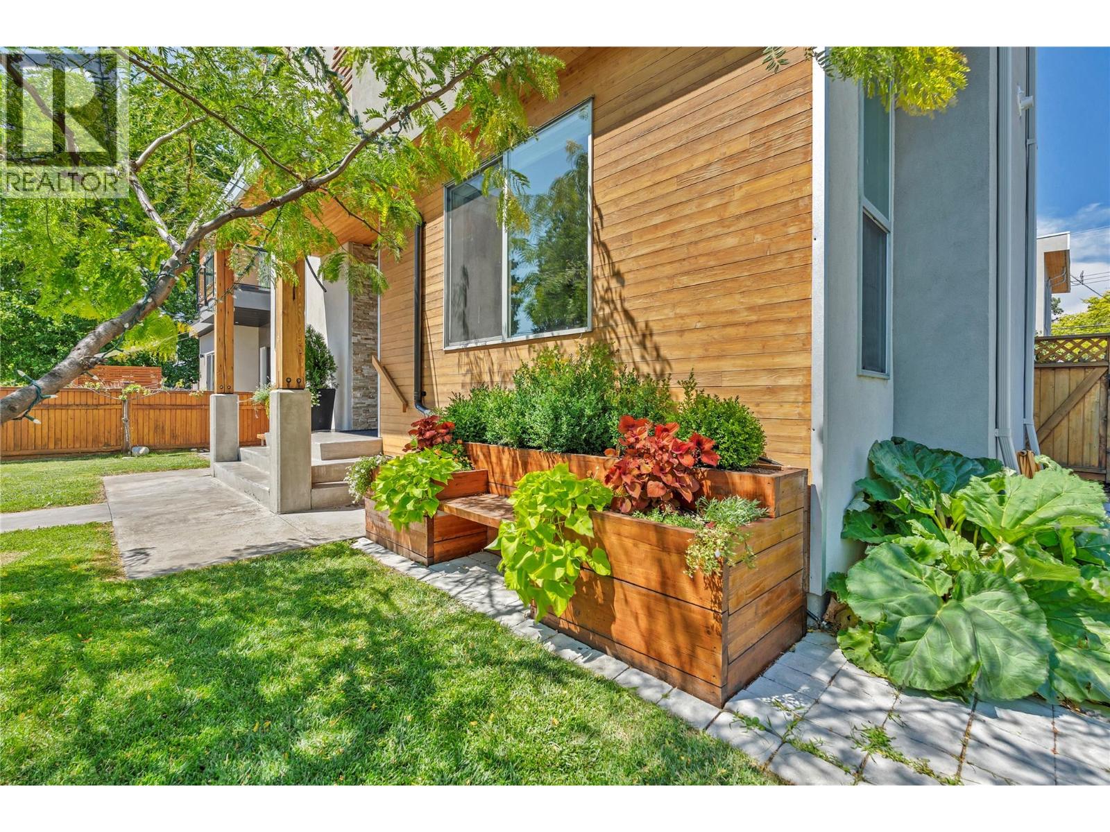 581 Churchill Avenue, Penticton, British Columbia  V2A 1E2 - Photo 3 - 10394929