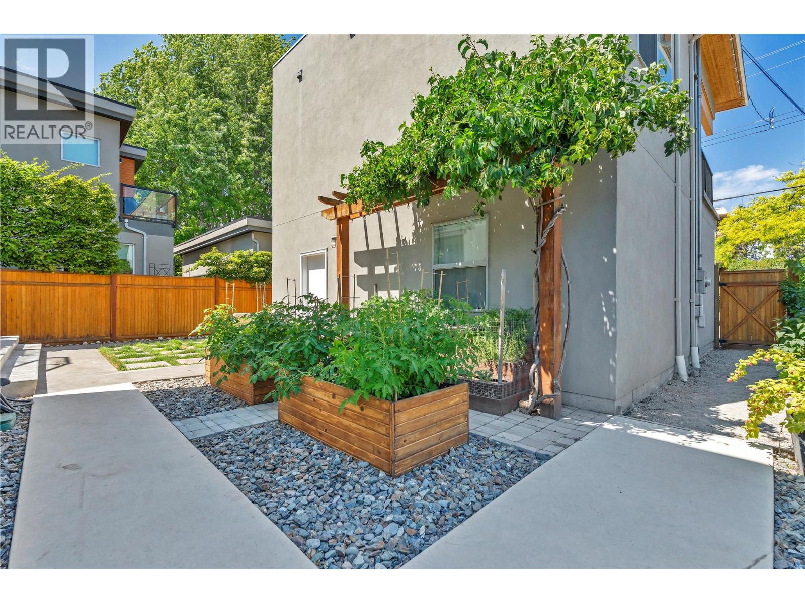 581 Churchill Avenue, Penticton, British Columbia  V2A 1E2 - Photo 47 - 10394929