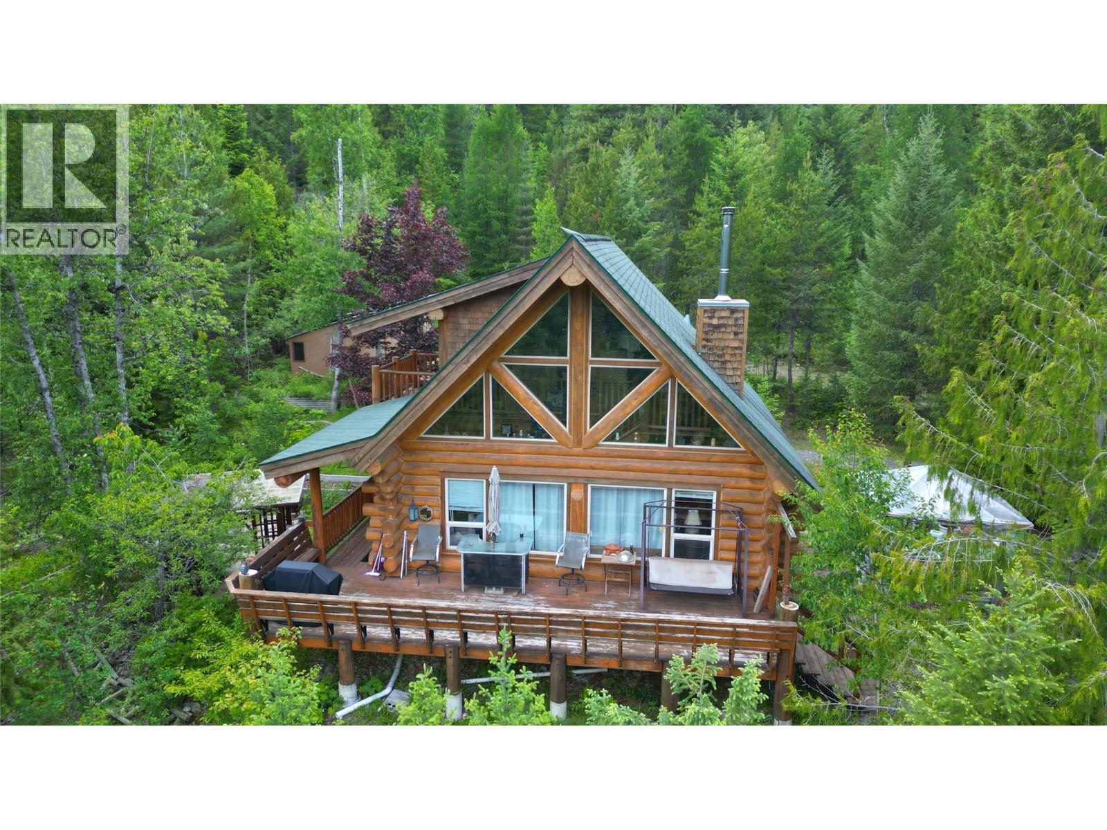 2201 3/95 Highway, Yahk, British Columbia  V0B 2P0 - Photo 2 - 10394857
