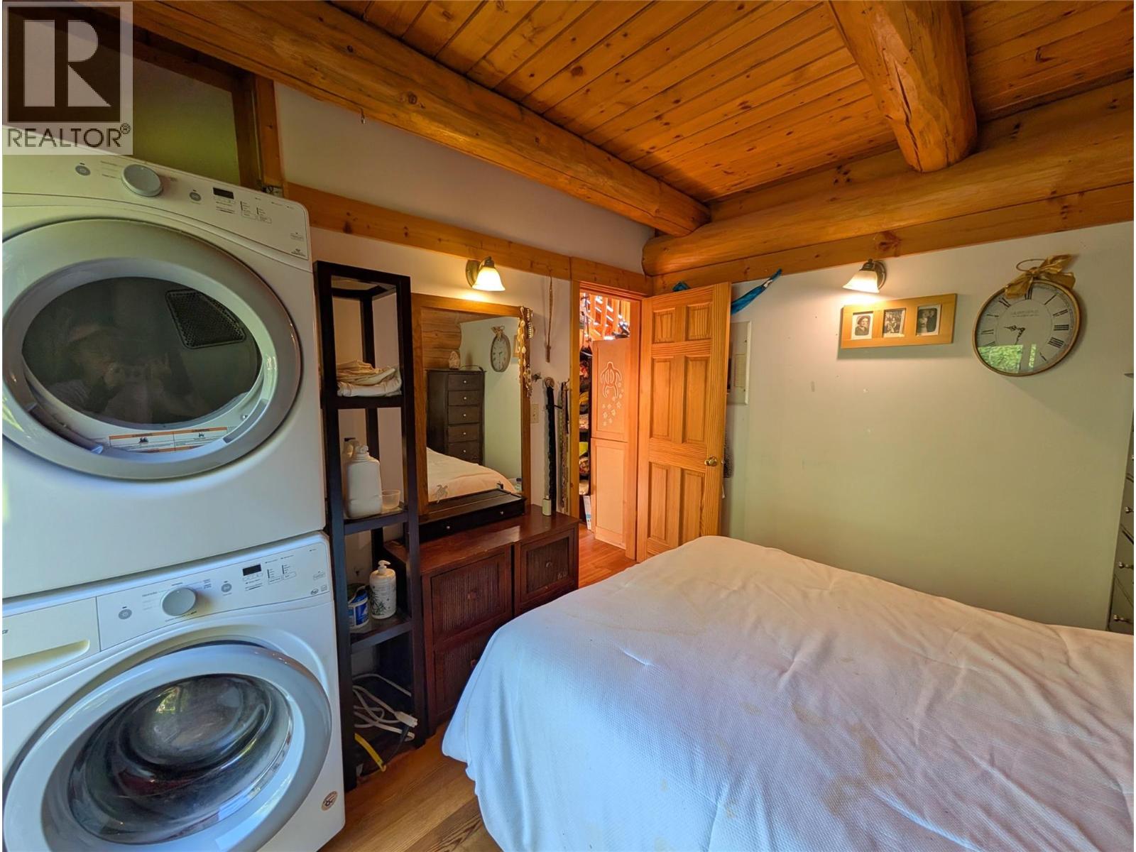 2201 3/95 Highway, Yahk, British Columbia  V0B 2P0 - Photo 6 - 10394857