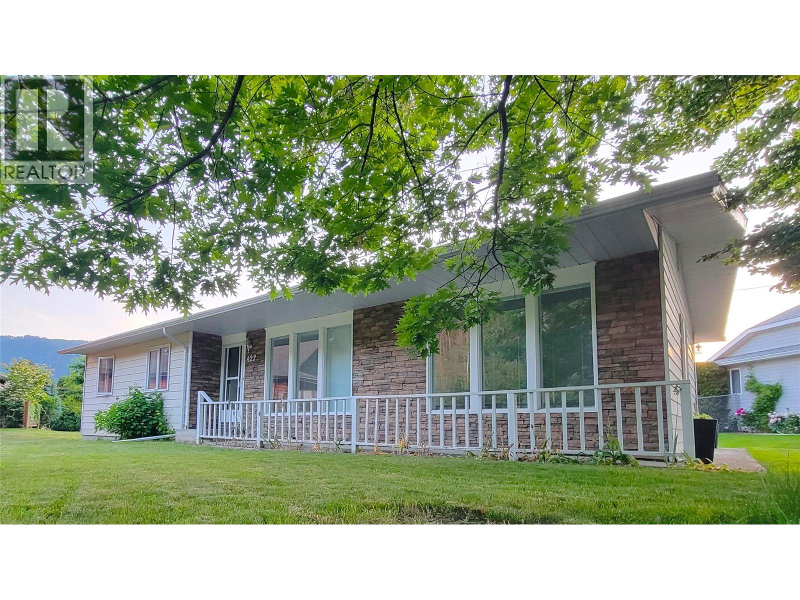 422 Dogwood Avenue, Sicamous, British Columbia  V0E 2V1 - Photo 1 - 10394934